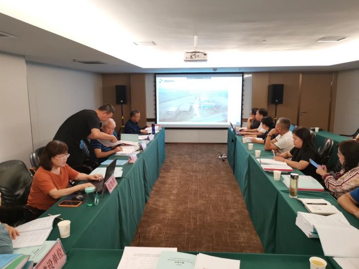 省水利廳組織召開水保項(xiàng)目專家評(píng)審會(huì).jpg